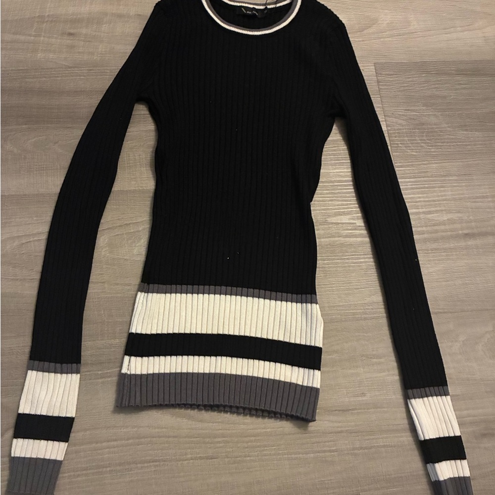Renuar Black and Gray Ribbed Sweater